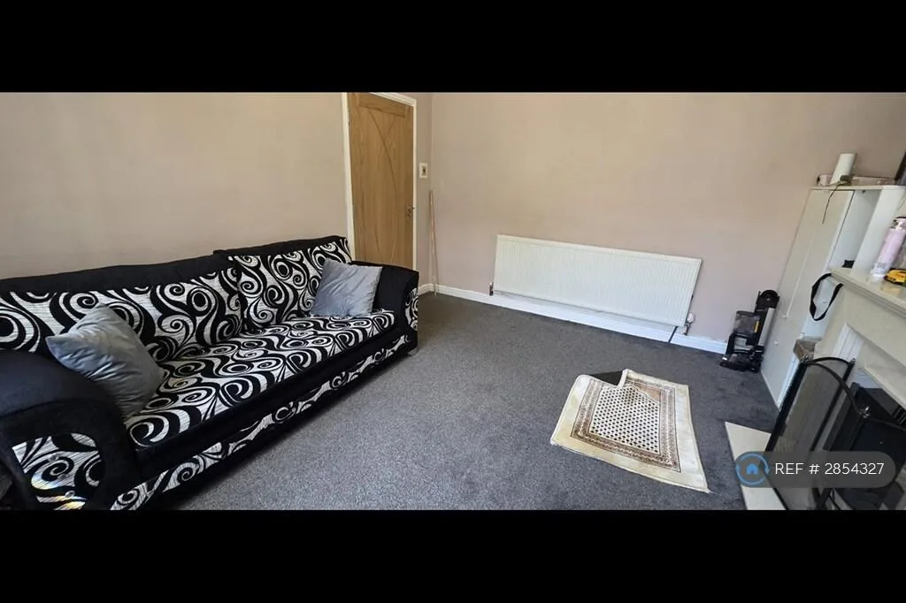 5 bedroom terraced house for rent