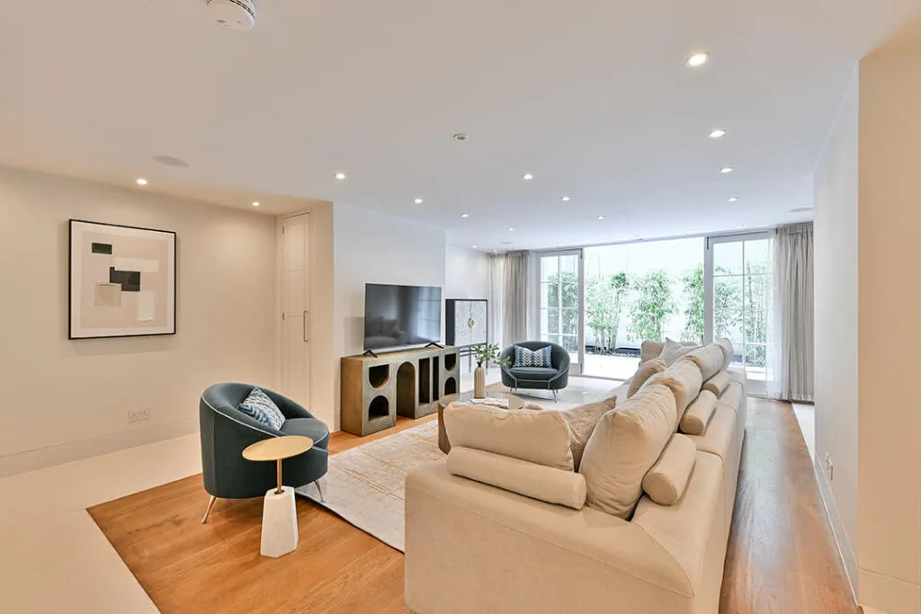 5 bedroom terraced house for rent