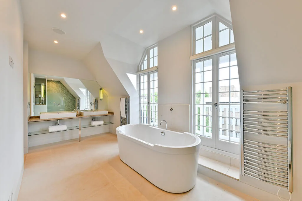 5 bedroom terraced house for rent