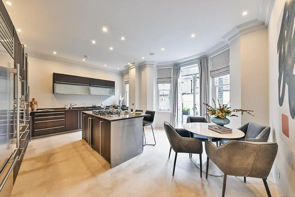 5 bedroom terraced house for rent