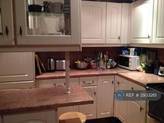 4 bedroom maisonette for rent