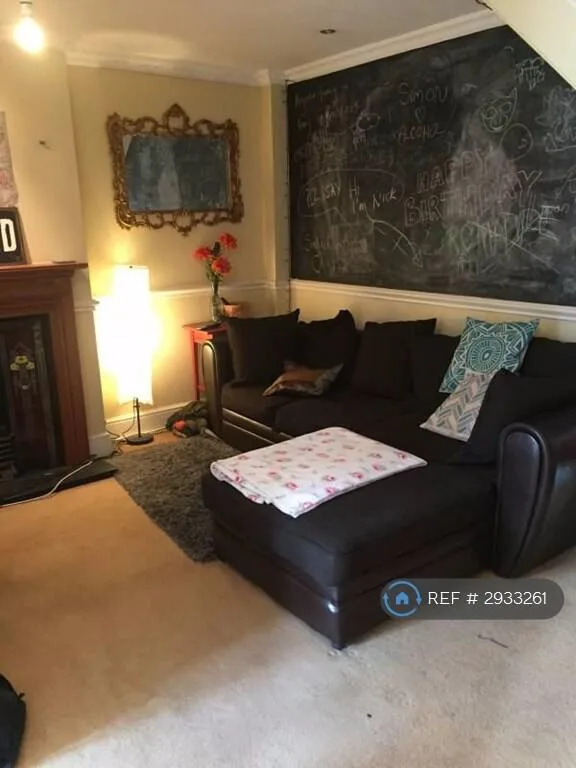 4 bedroom maisonette for rent