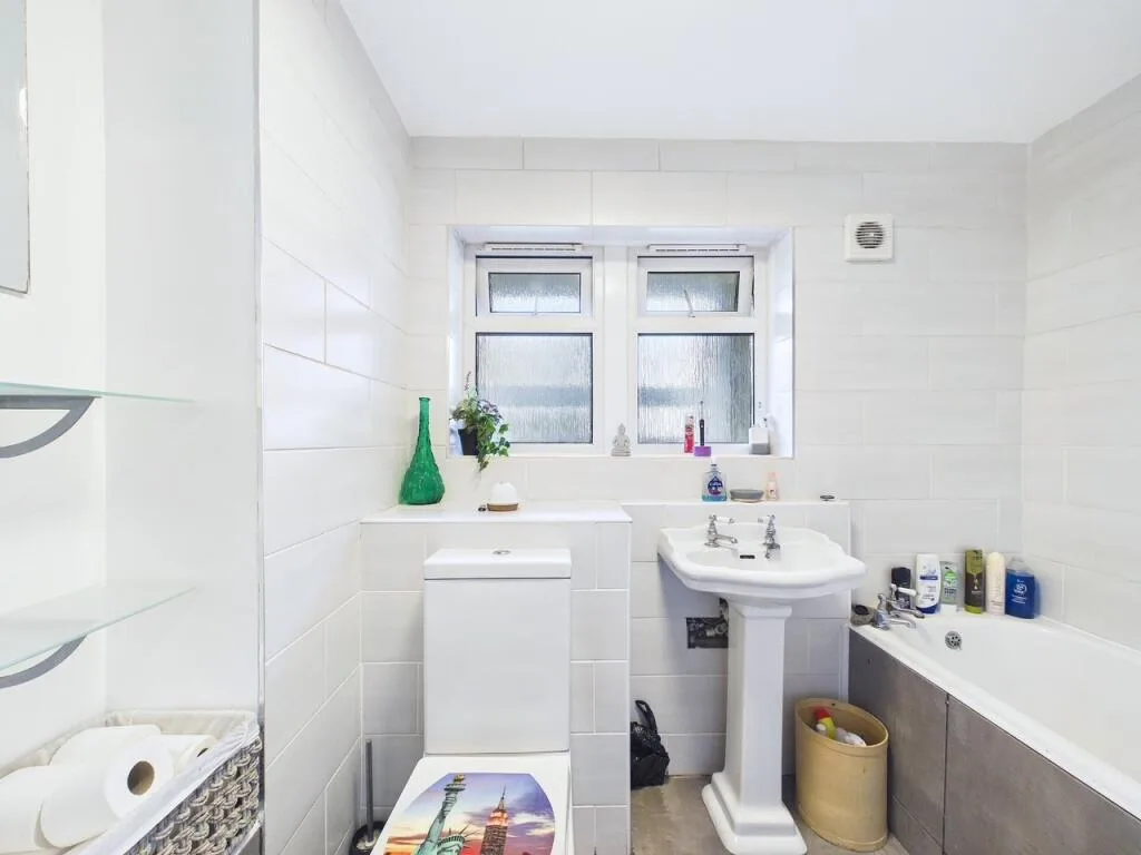 3 bedroom flat for rent