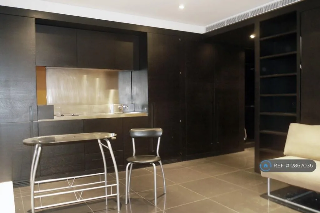Studio flat for rent