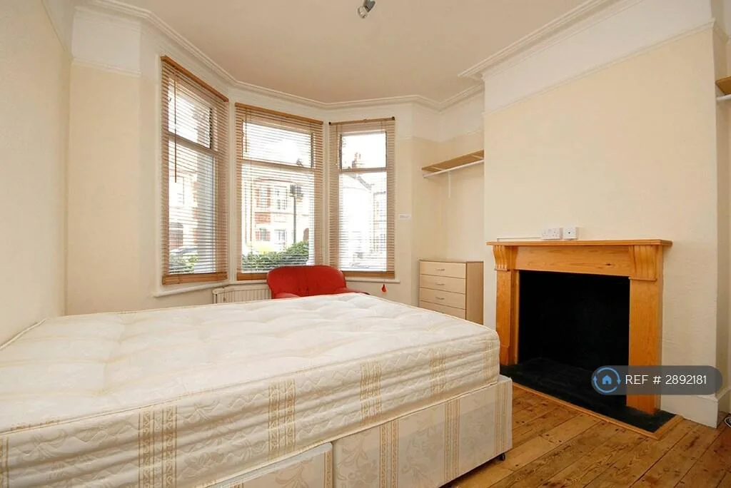 5 bedroom terraced house for rent
