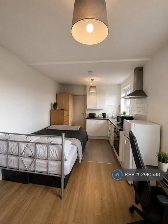 Studio flat for rent