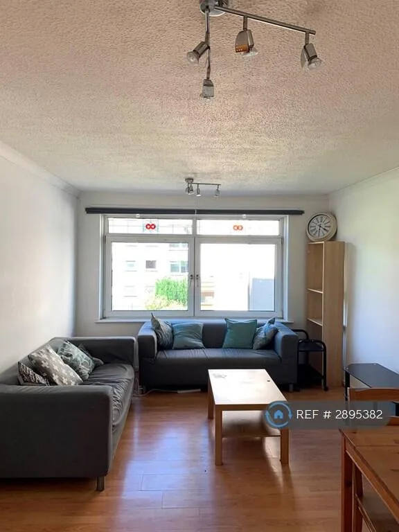 4 bedroom flat for rent
