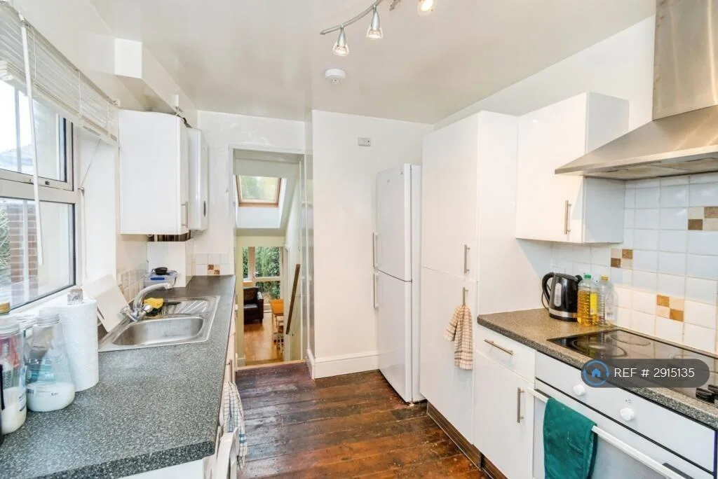 1 bedroom house share for rent
