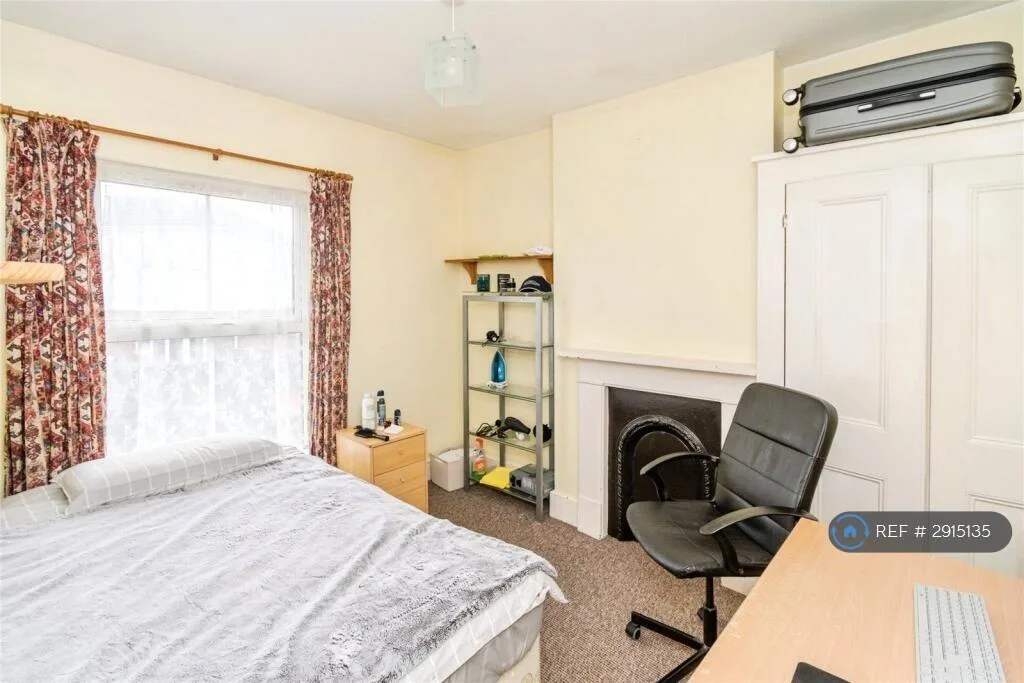 1 bedroom house share for rent