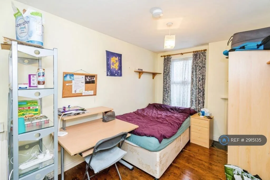 1 bedroom house share for rent