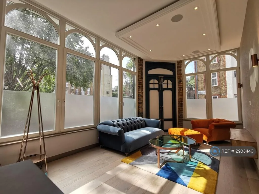 2 bedroom maisonette for rent