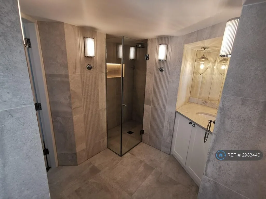 2 bedroom maisonette for rent