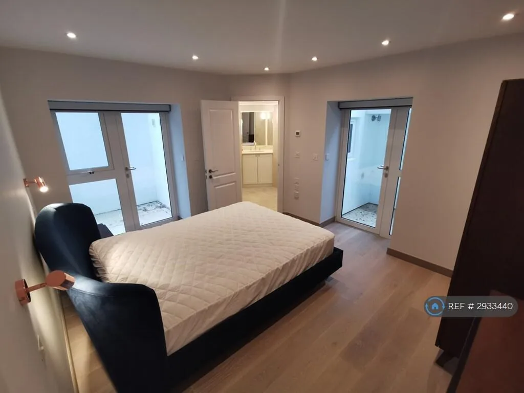 2 bedroom maisonette for rent
