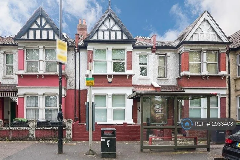 5 bedroom terraced house for rent