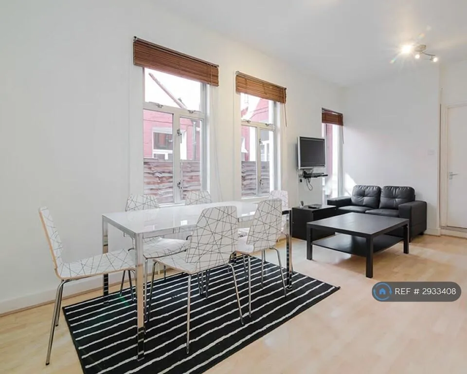 5 bedroom terraced house for rent