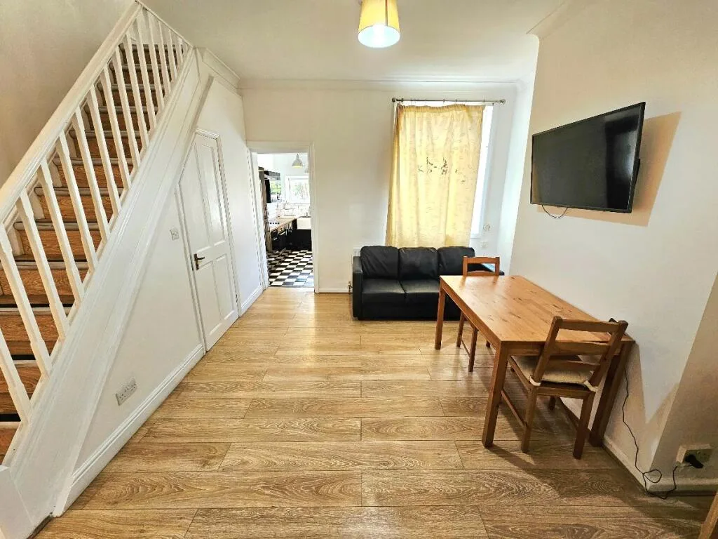4 bedroom terraced house for rent