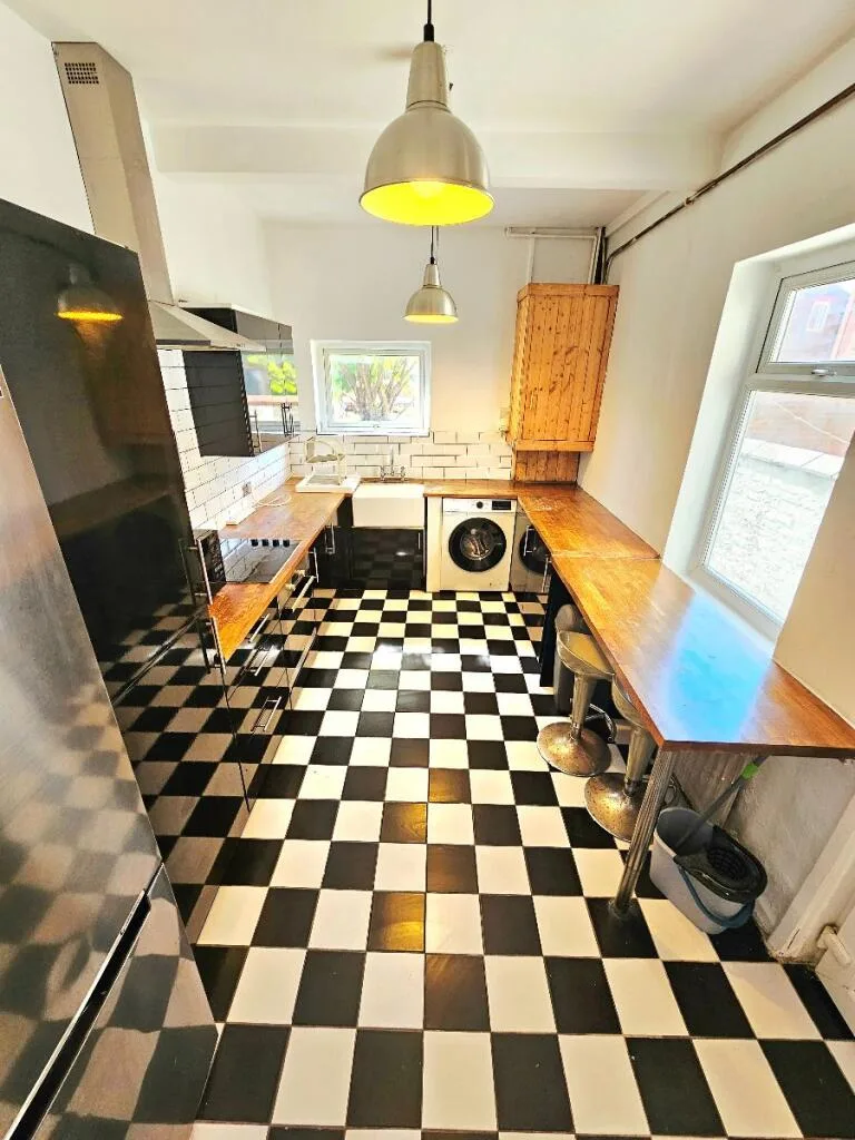 4 bedroom terraced house for rent