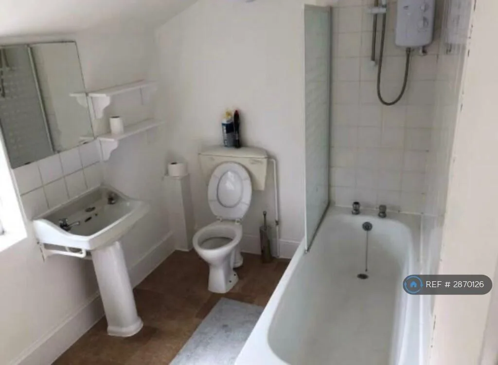 5 bedroom terraced house for rent
