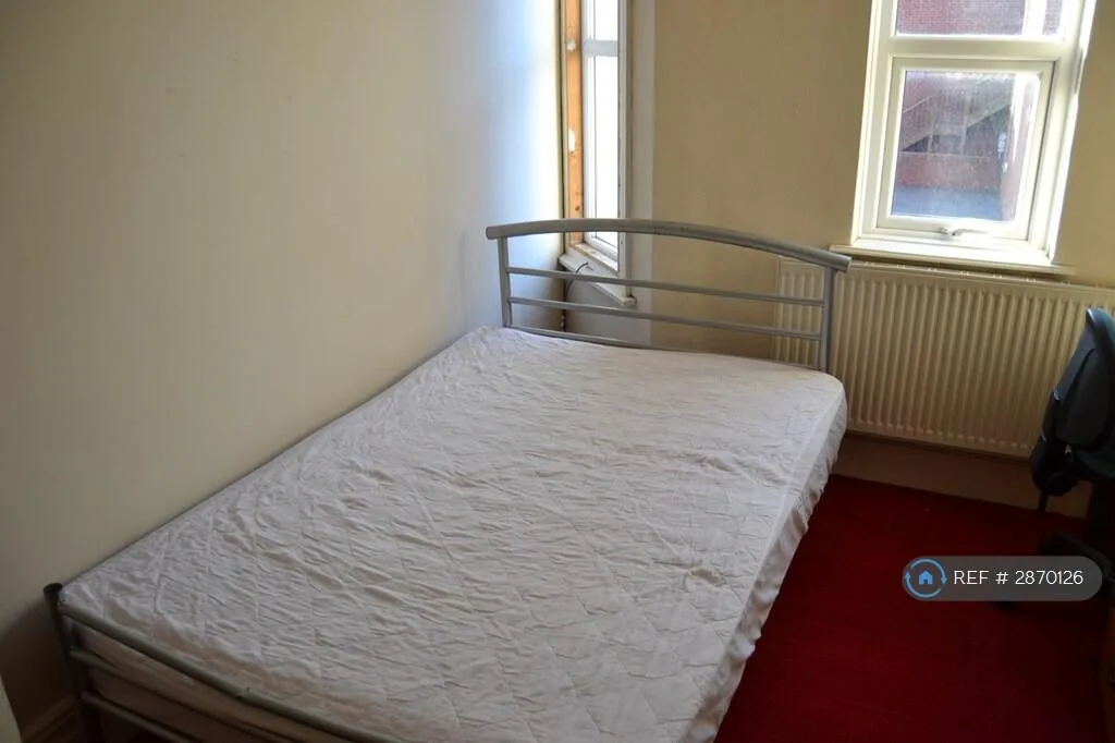 5 bedroom terraced house for rent