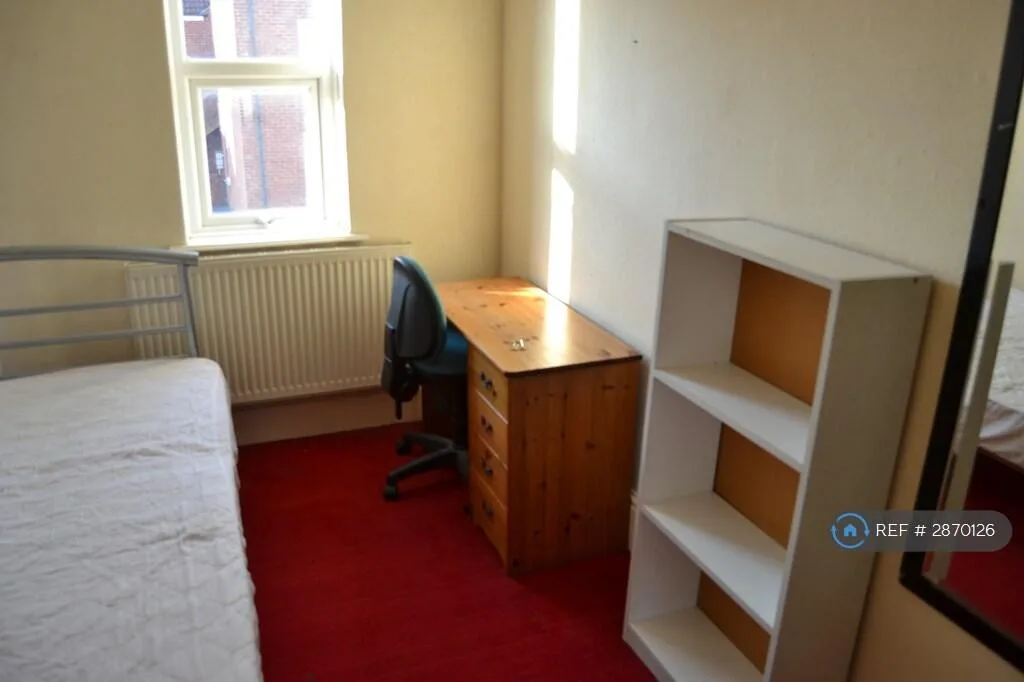 5 bedroom terraced house for rent