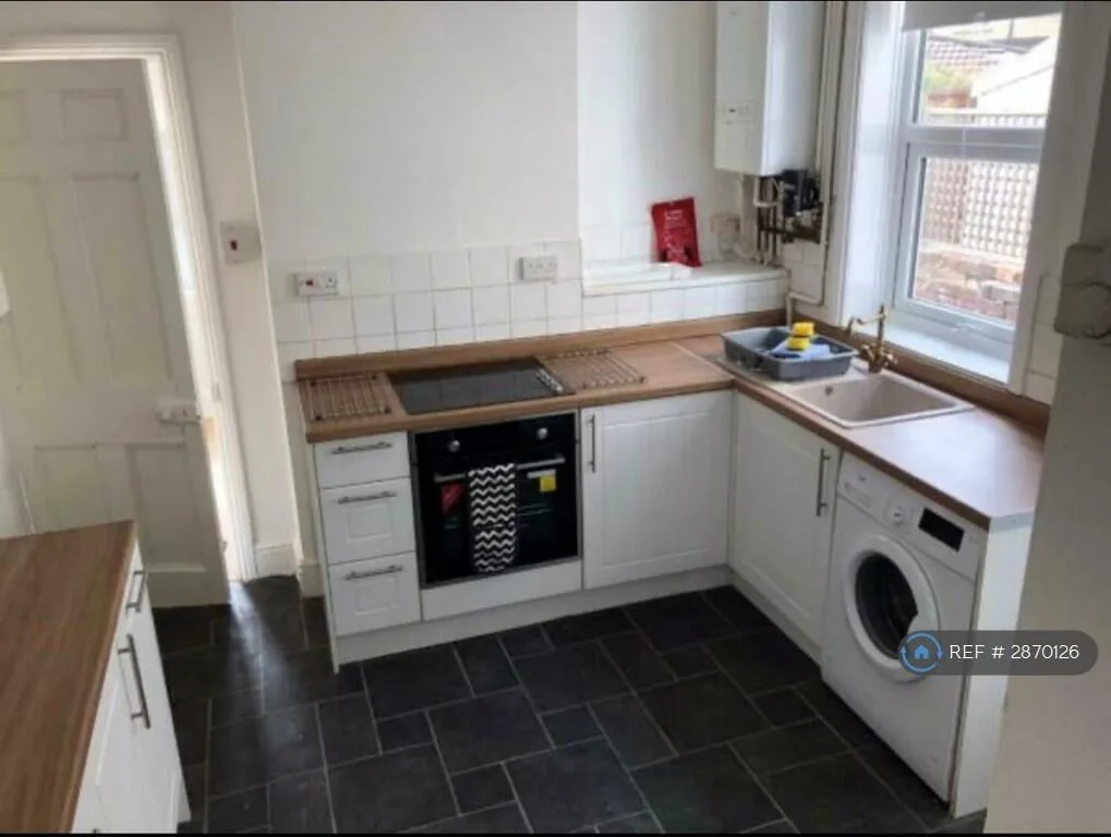 5 bedroom terraced house for rent