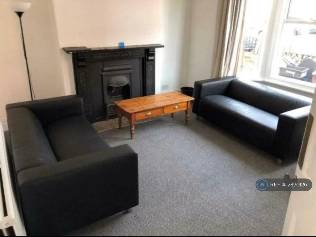 5 bedroom terraced house for rent