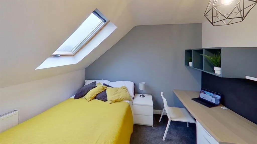 6 bedroom house for rent
