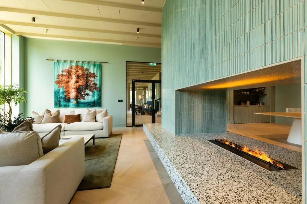 Embassy Boulevard, London, SW11
