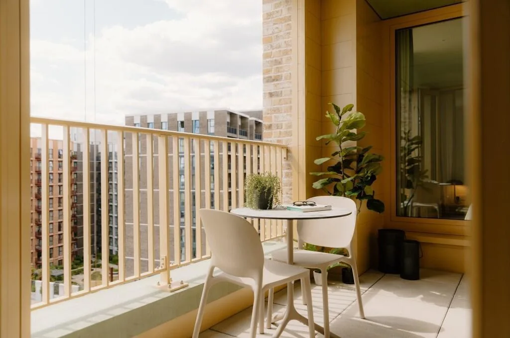 Embassy Boulevard, London, SW11