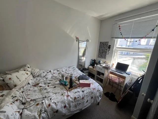 4 bedroom end of terrace house for rent