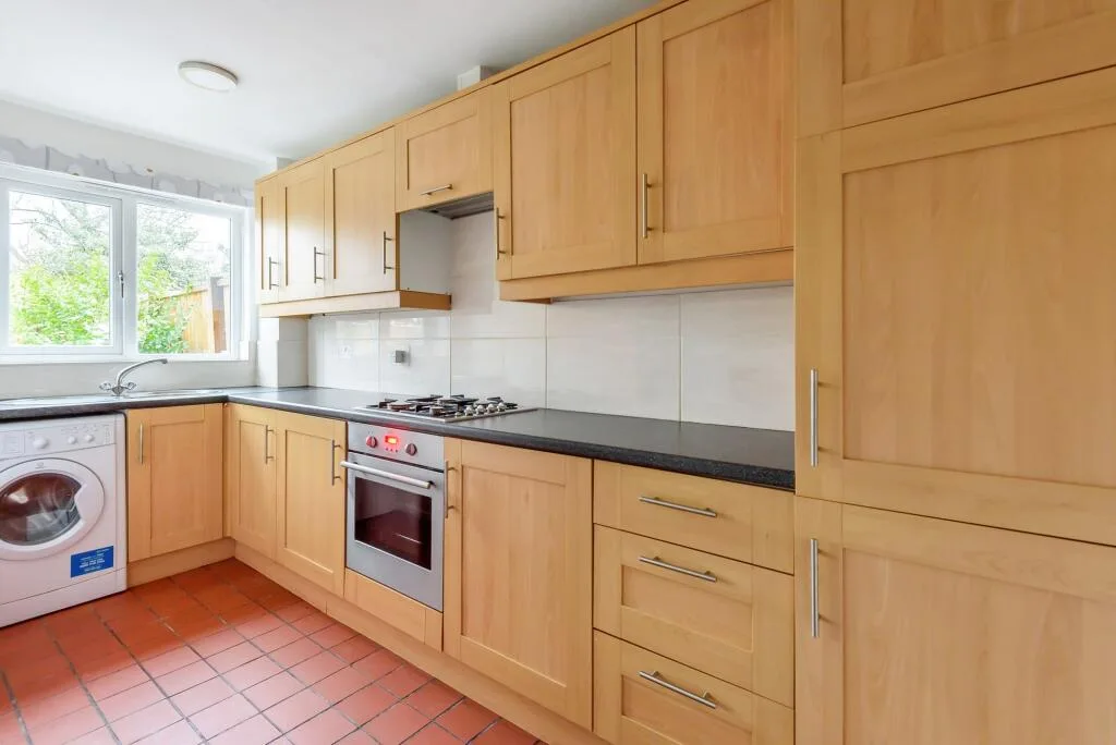 1 bedroom semi-detached house for rent