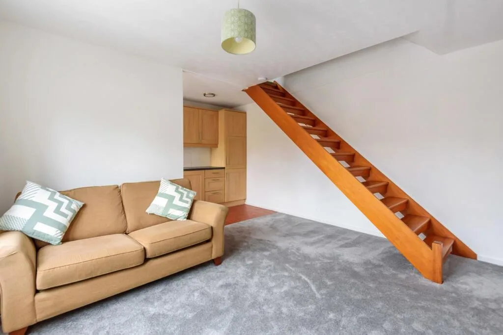1 bedroom semi-detached house for rent