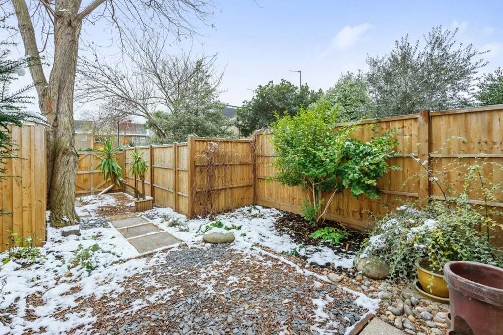 1 bedroom semi-detached house for rent