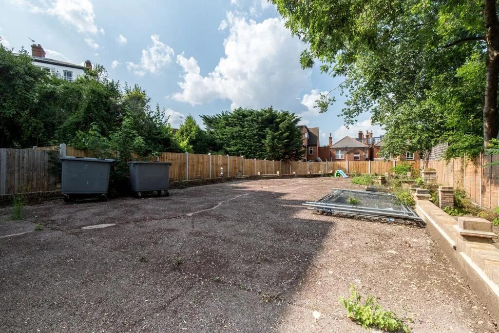 1 bedroom ground floor flat for rent