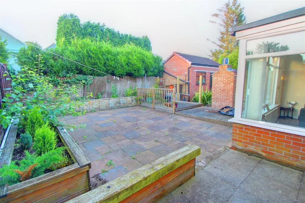 2 bedroom semi-detached house for rent