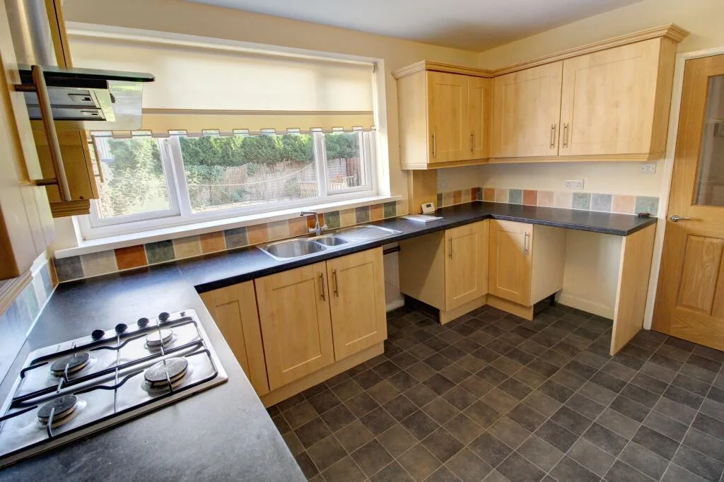 2 bedroom semi-detached house for rent