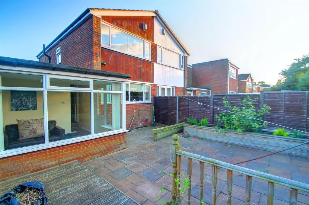 2 bedroom semi-detached house for rent
