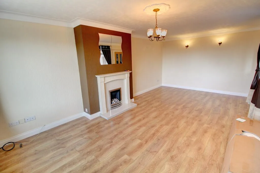 2 bedroom semi-detached house for rent