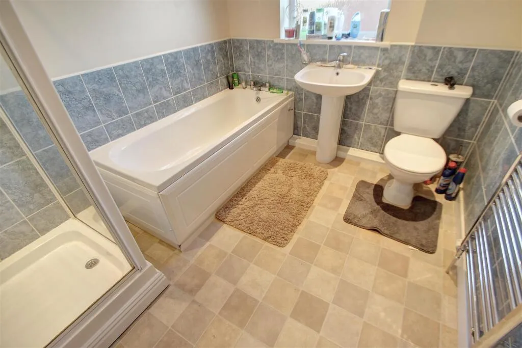 2 bedroom semi-detached house for rent