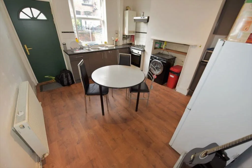 2 bedroom house for rent