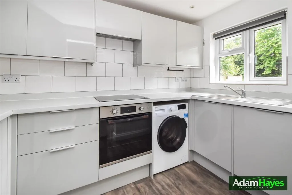 2 bedroom maisonette for rent