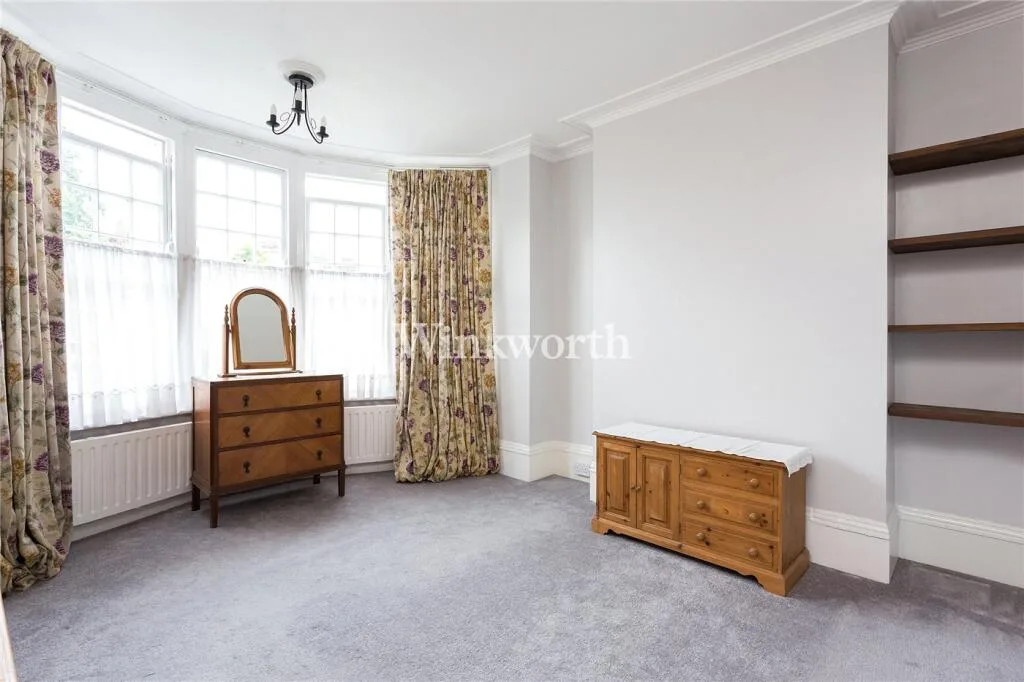 3 bedroom end of terrace house for rent