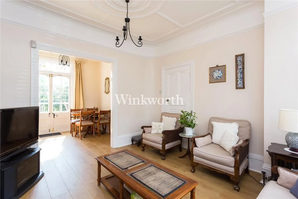 3 bedroom end of terrace house for rent