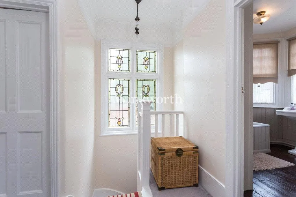 3 bedroom end of terrace house for rent