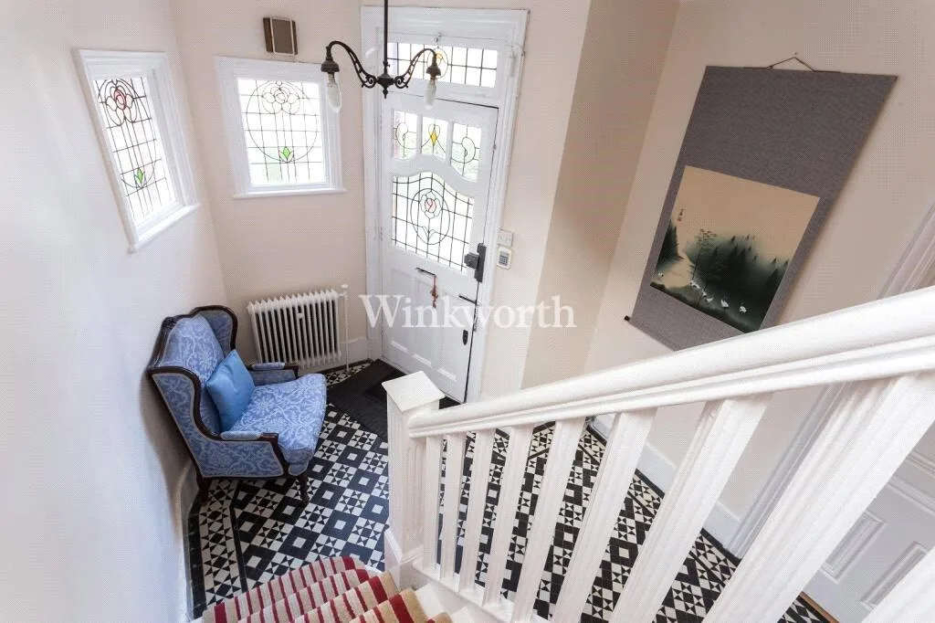 3 bedroom end of terrace house for rent