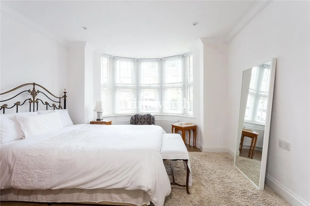 3 bedroom end of terrace house for rent