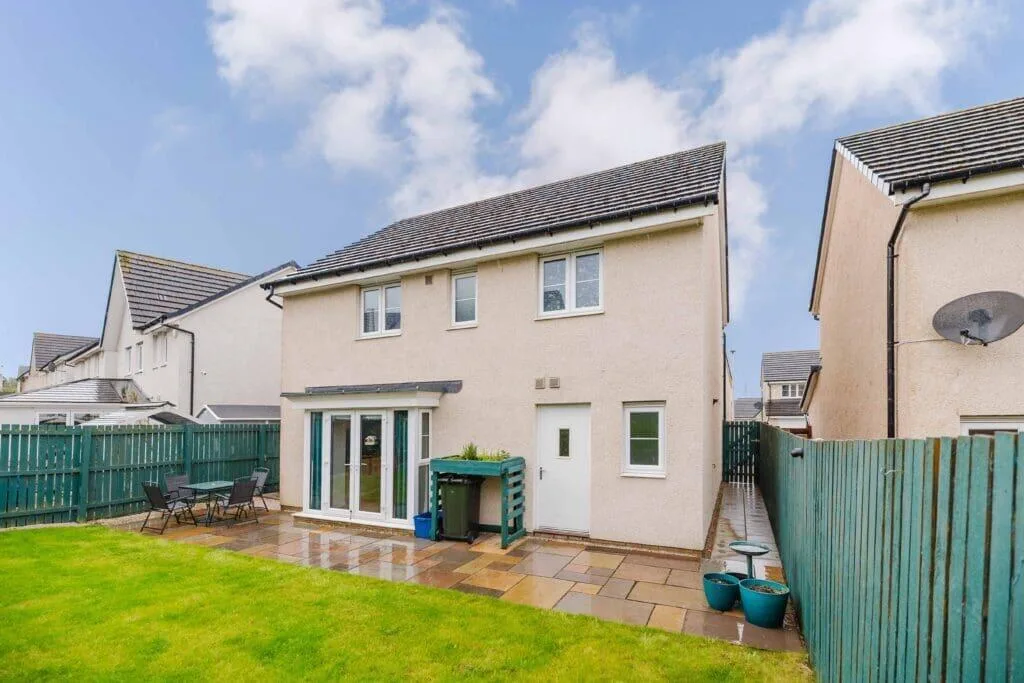 4 bedroom detached house for rent