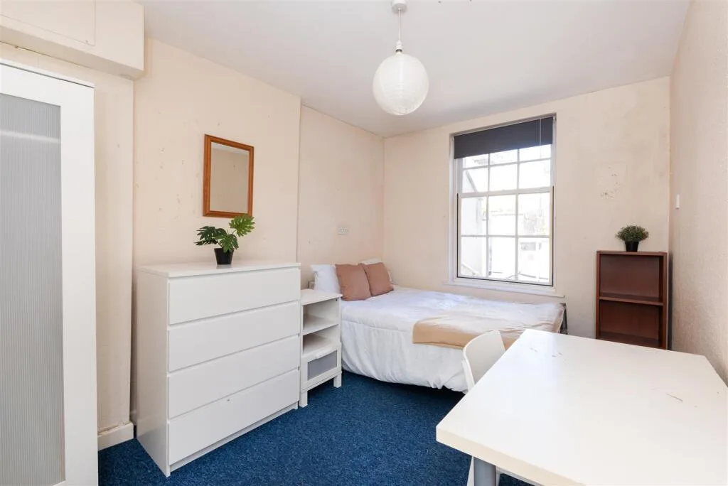 3 bedroom maisonette for rent
