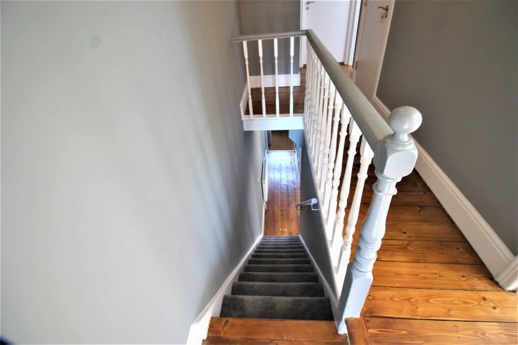 5 bedroom terraced house for rent