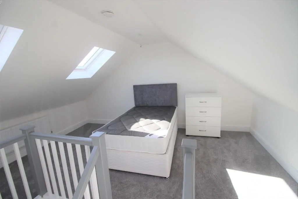 5 bedroom terraced house for rent